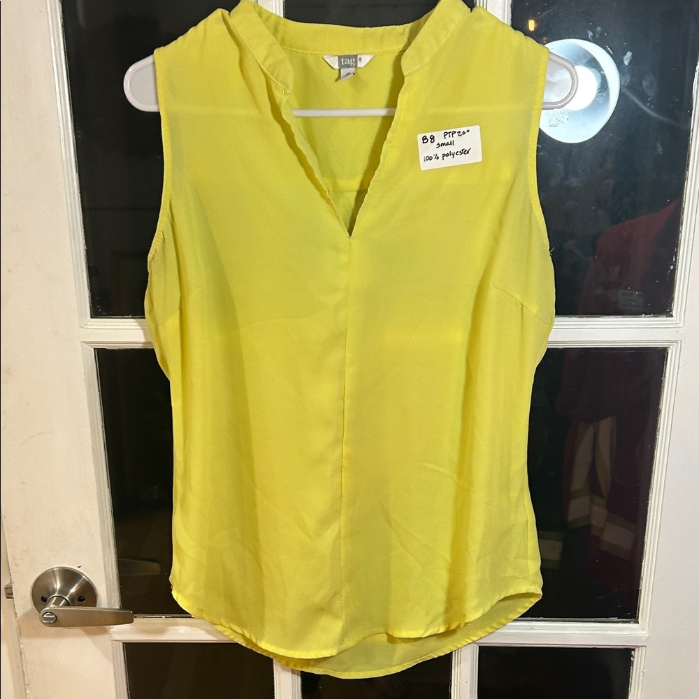 B8.    Tag Bright Yellow Sleeveless V-Neck Camisole